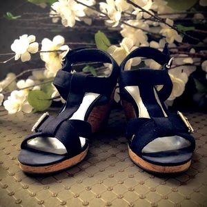 A cute Black Naturalizer Black wedges.
